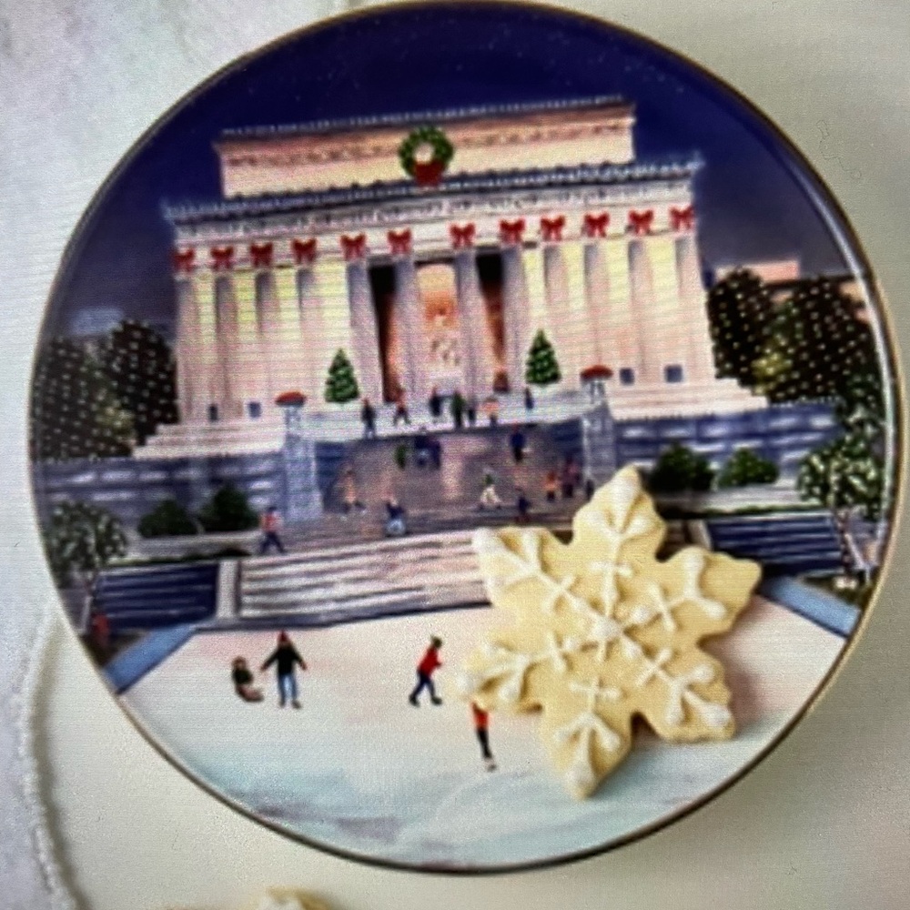 ❤️ ANTHROPOLOGIE HOLIDAY IN THE CITY STONEWARE WASHINGTON DC DESSERT PLATE NEW